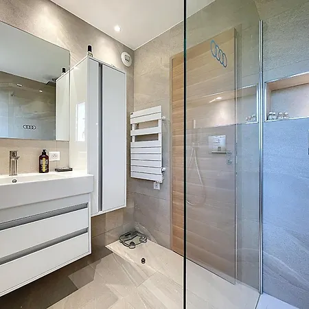 De Charme, Climatise - - Fr-1-789-11 * Antibes